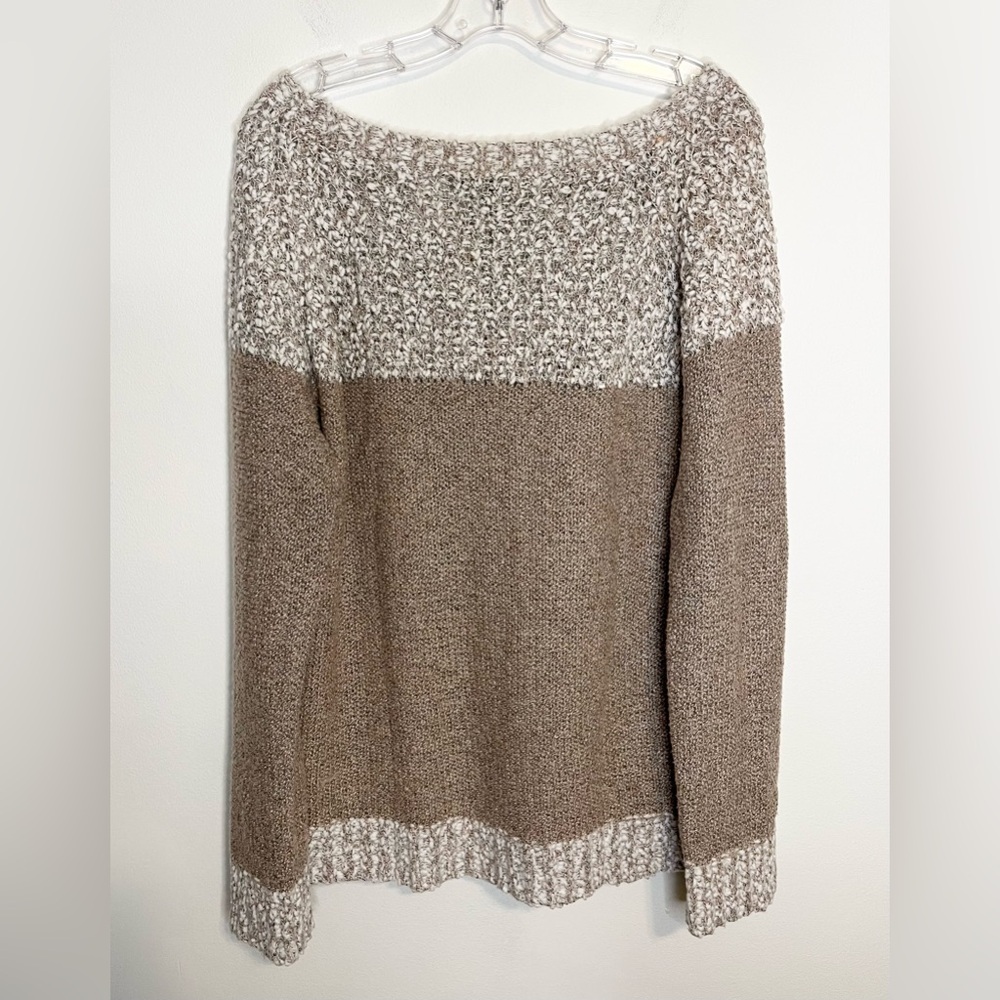 FATE Tan and White Relaxed Fit Pullover Sweater with Textured Knit Accents. XL